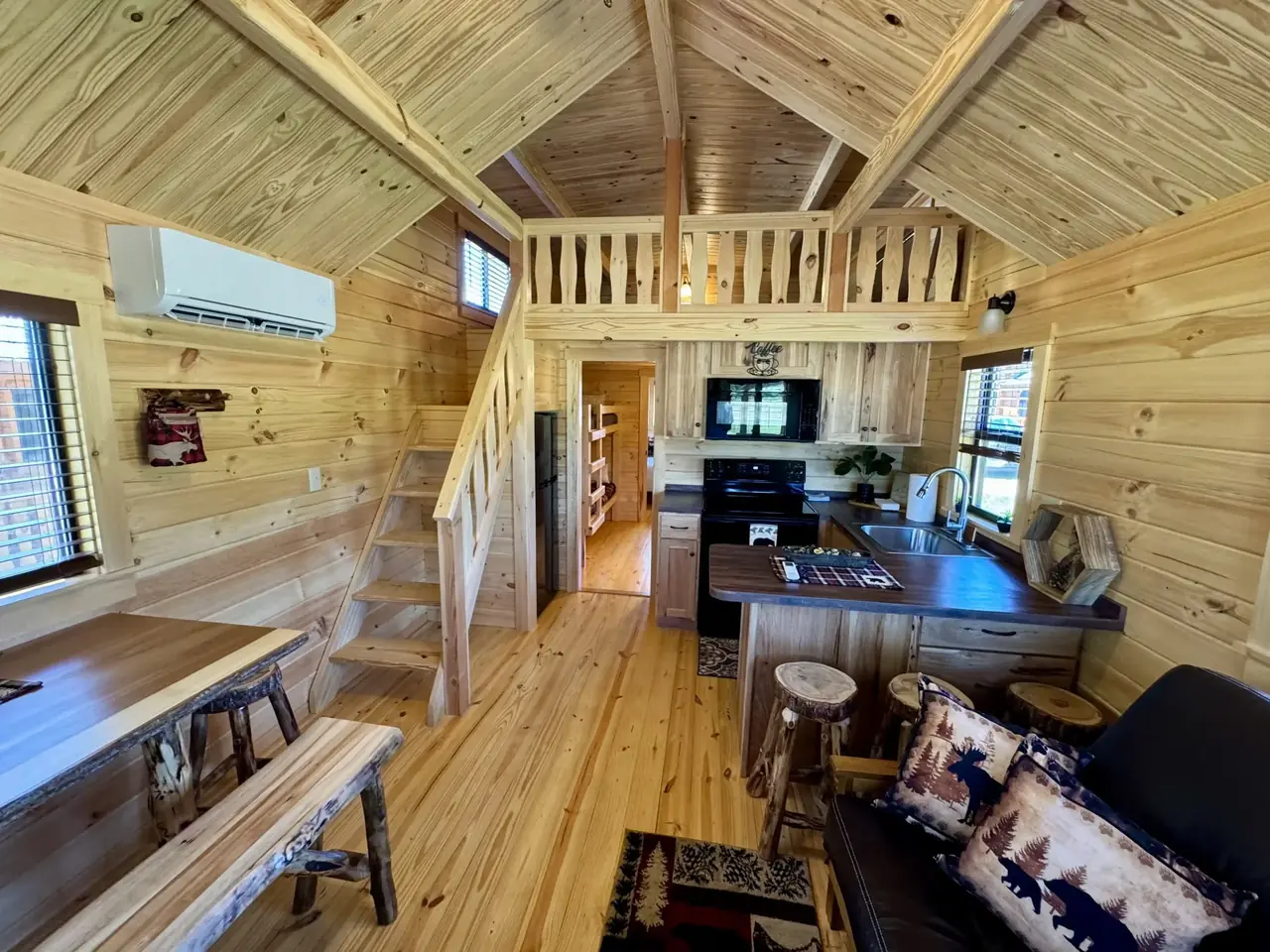 One-Bedroom Cabin photo 1